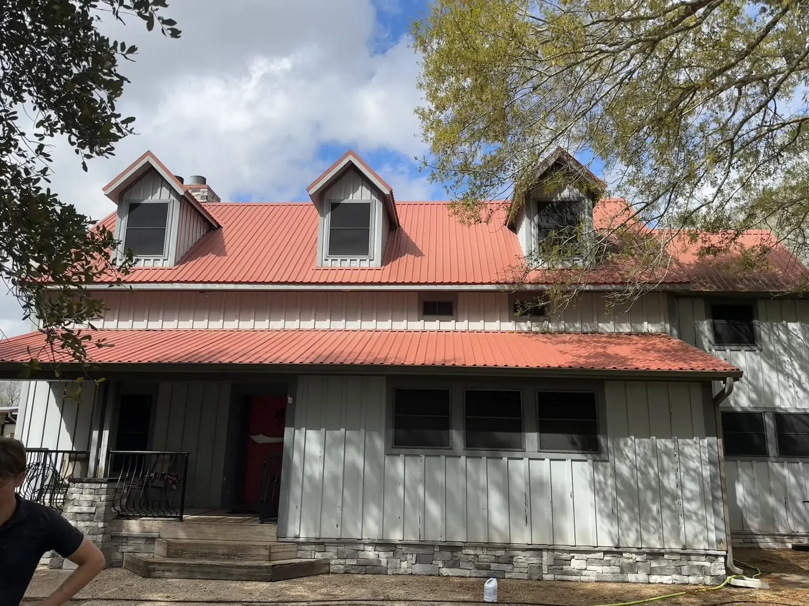 Clean metal roof after cleaning
